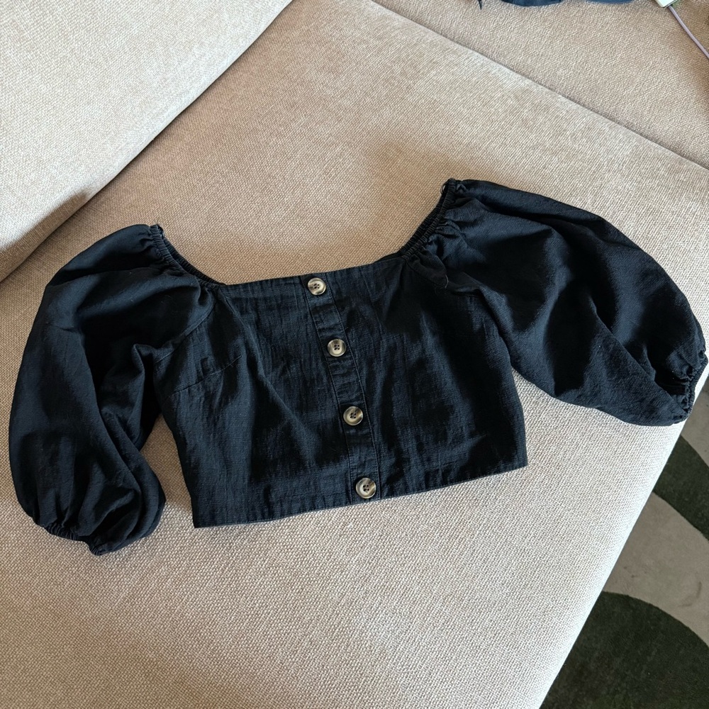 Black Puff Sleeve Crop Top